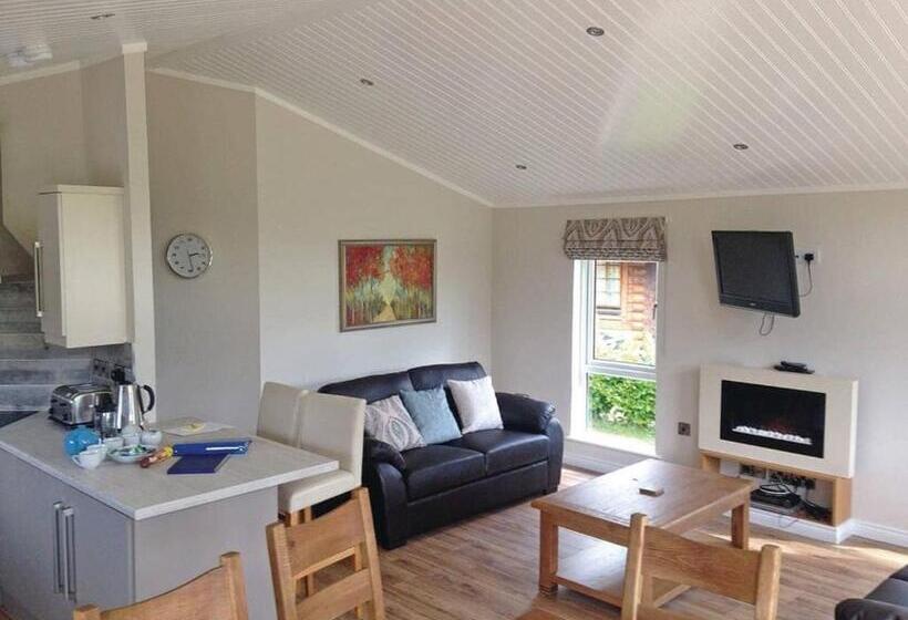 Курорт Langmere Lakes Lodges