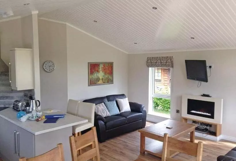 Lomakeskus Langmere Lakes Lodges