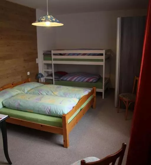 Retkeilymaja De Commune