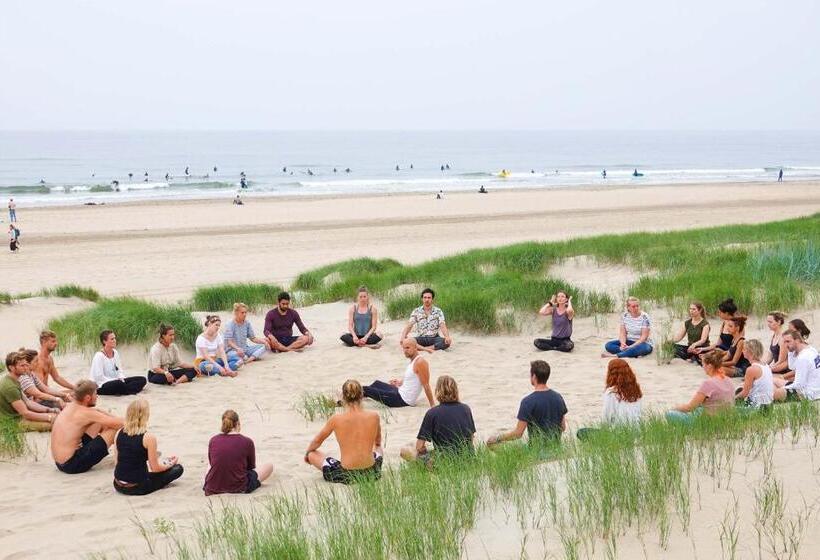 Общежитие Surfana Beach Bed & Breakfast Bloemendaal