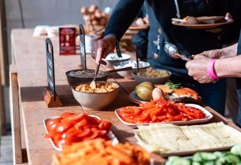 Общежитие Surfana Beach Bed & Breakfast Bloemendaal