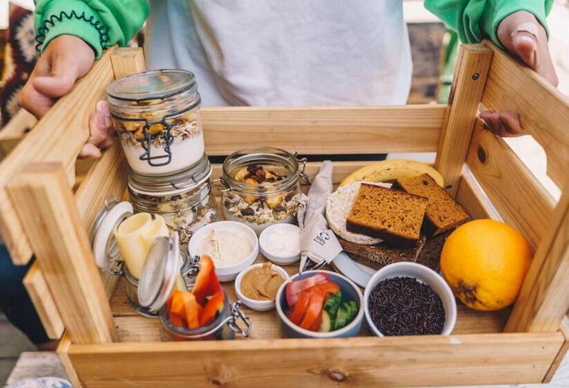 Общежитие Surfana Beach Bed & Breakfast Bloemendaal