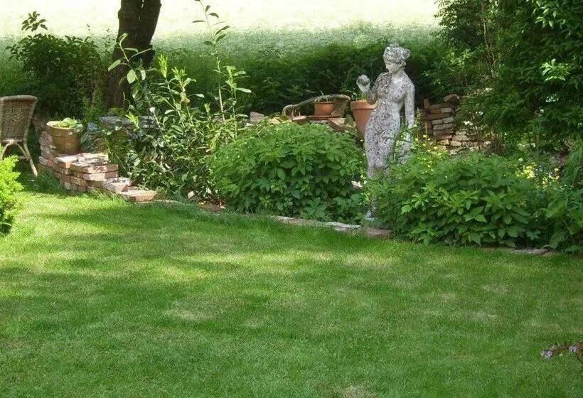 Aamiaismajoitus (B&B) Theaterherberg