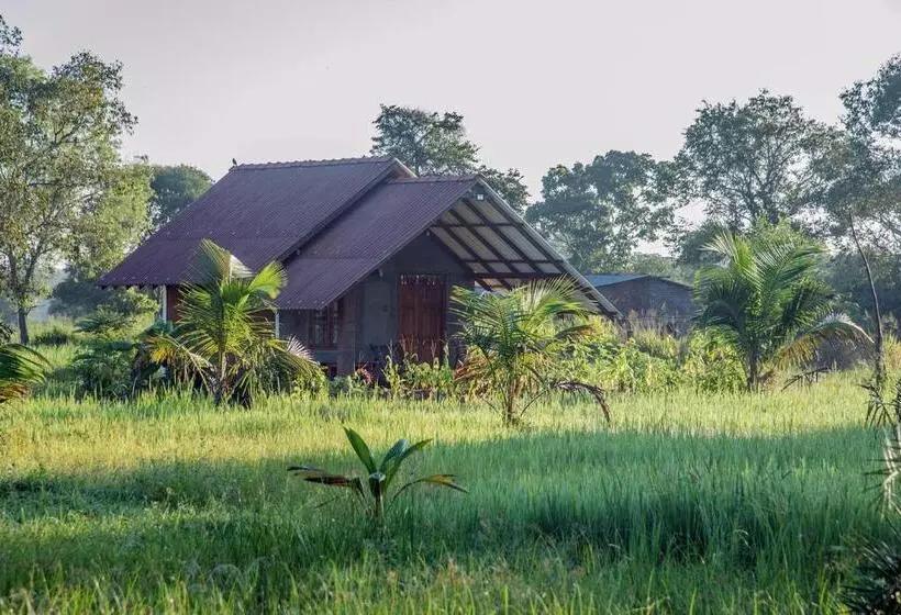 Hotelli Habarana Farm Cottage