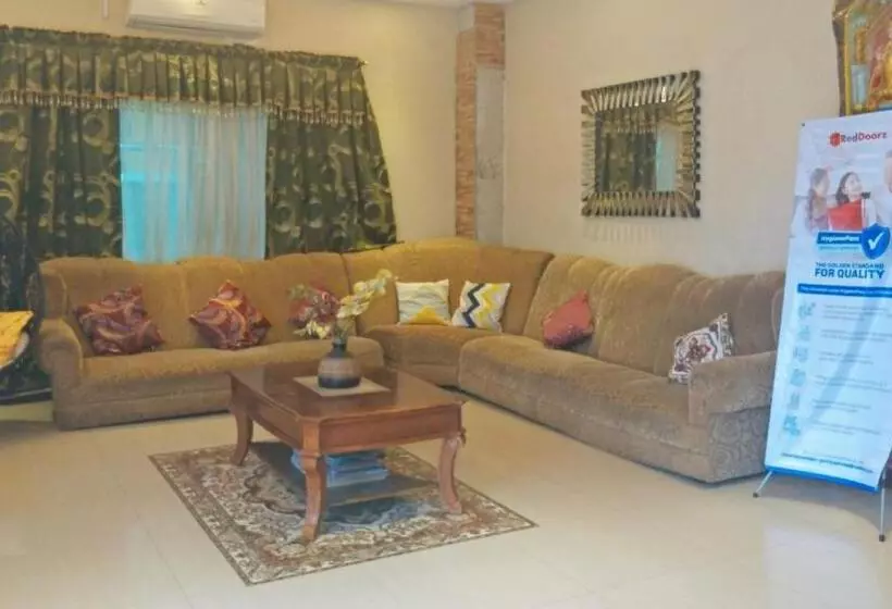 Hotelli Reddoorz Near Talisay District Hospital