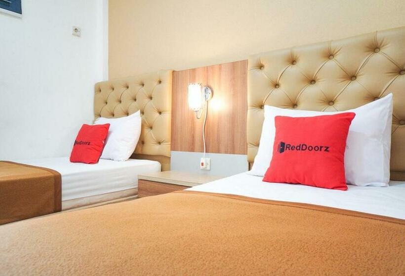 Hotel Reddoorz Syariah @ Buduran Sidoarjo