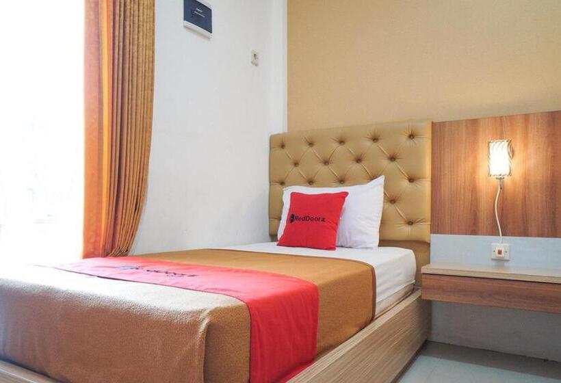 Hotel Reddoorz Syariah @ Buduran Sidoarjo