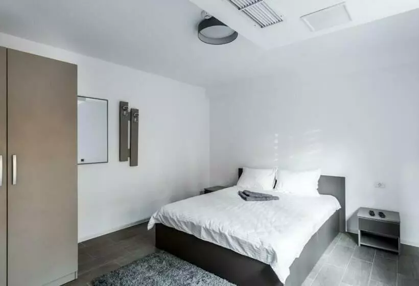 Majatalo Forest M,constanta