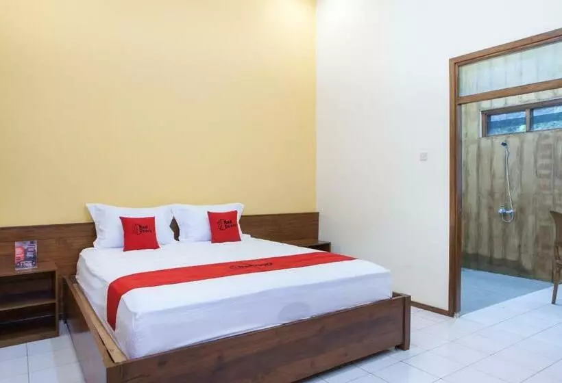 ペンション Reddoorz Near Baluran National Park