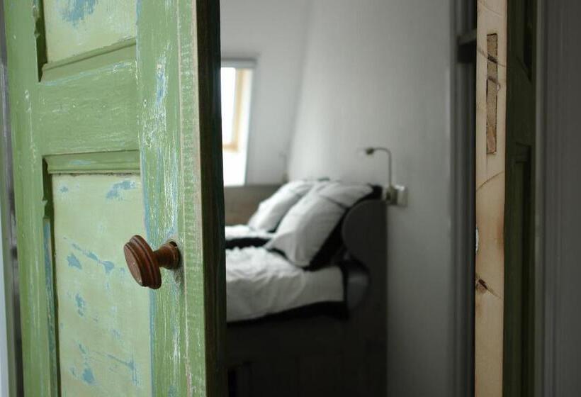 Bed and Breakfast Lyklamastate