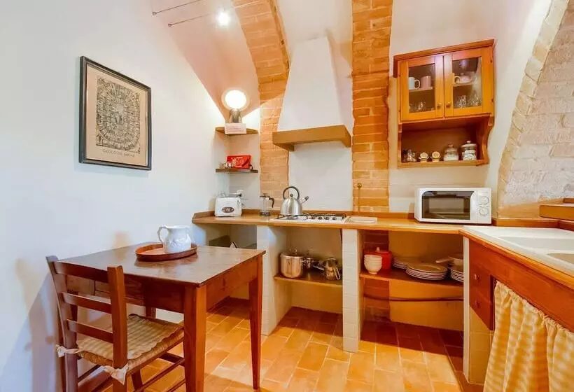 Countryside Cottage With Garden
