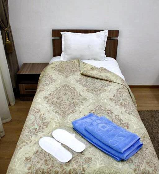 A Hotel Ex Magistral