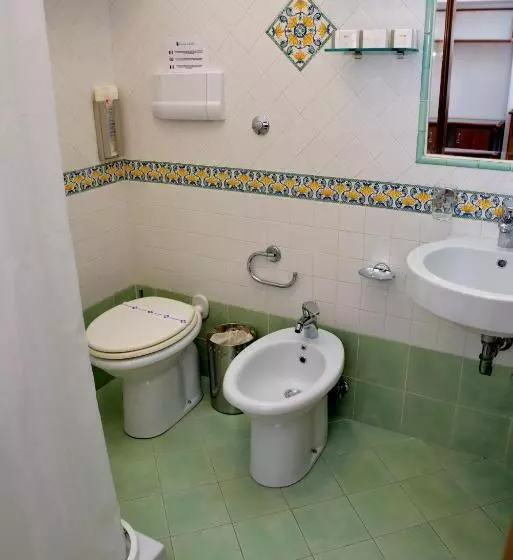 هتل Principe Di Rinella