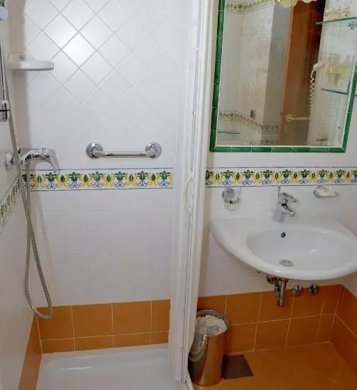 هتل Principe Di Rinella