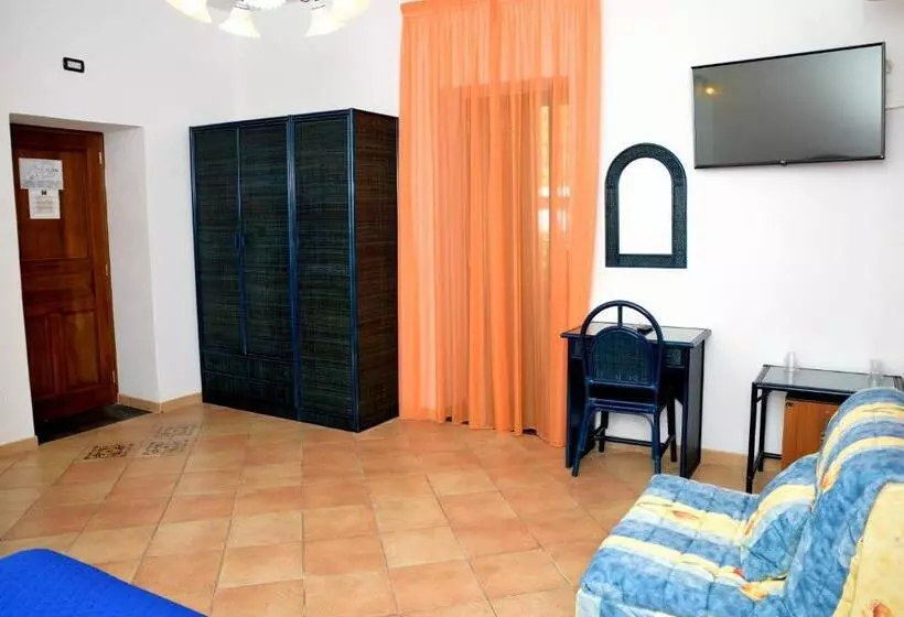 هتل Principe Di Rinella