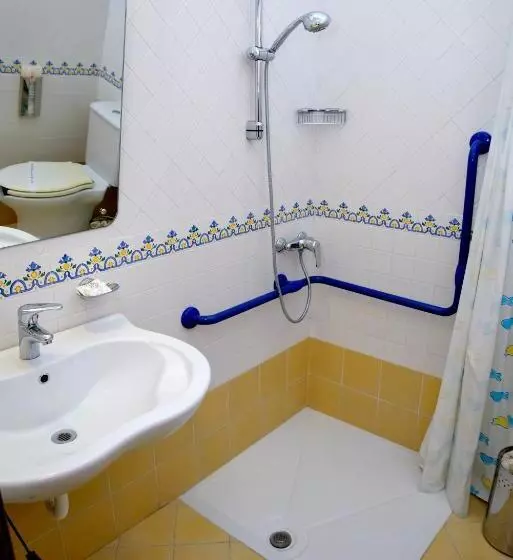 هتل Principe Di Rinella