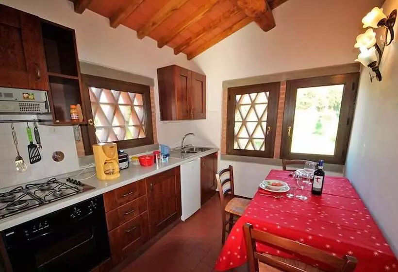 Maaseutuhotelli Agriturismo Tiberio