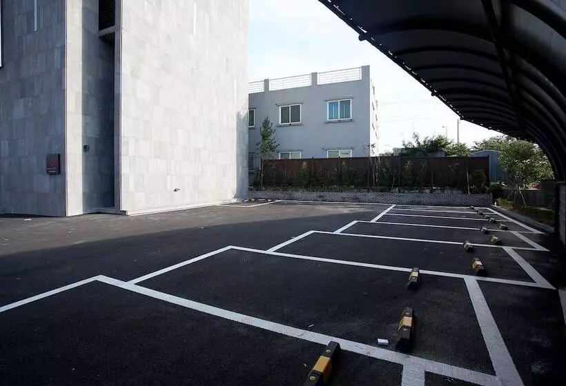 モーテル May Ave