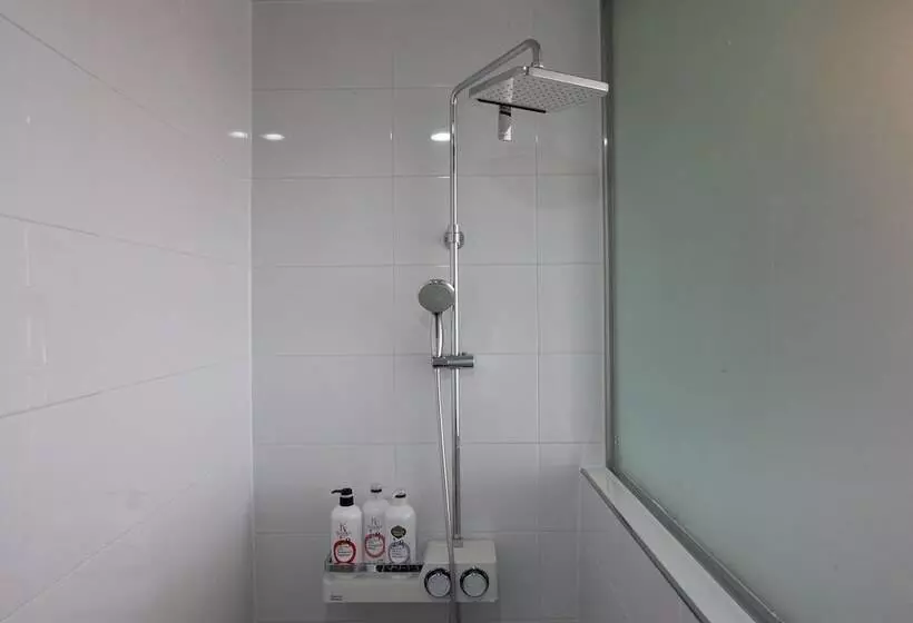 モーテル May Ave