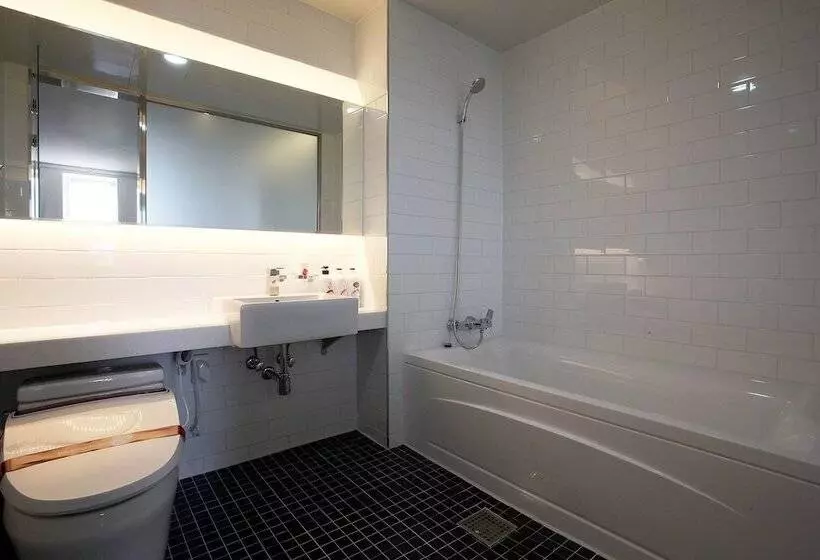 モーテル May Ave