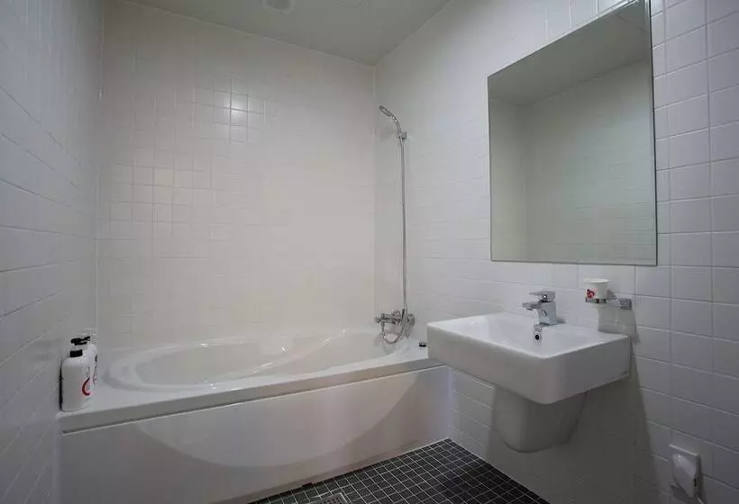 モーテル May Ave