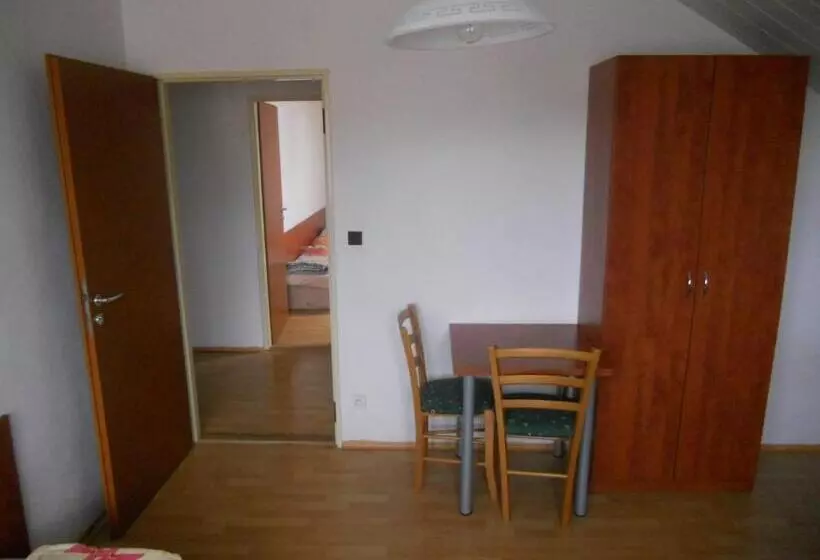 Majatalo Penzion Kaplna