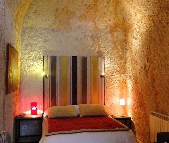 פנסיון So Troglo