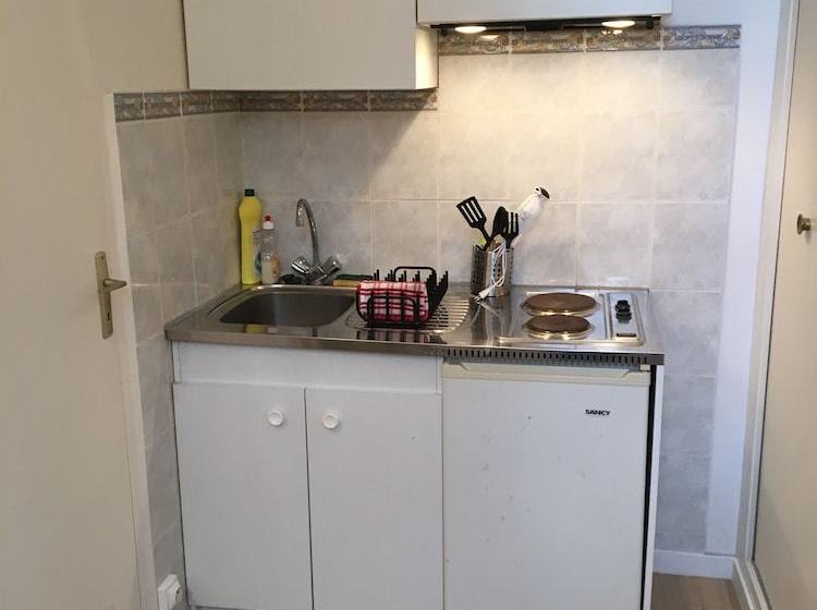 פנסיון So Troglo