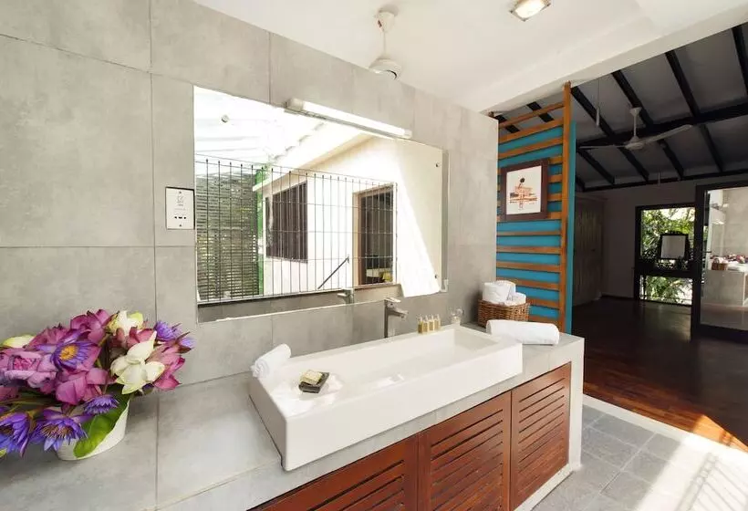 پانسیون Greenwinds Villa