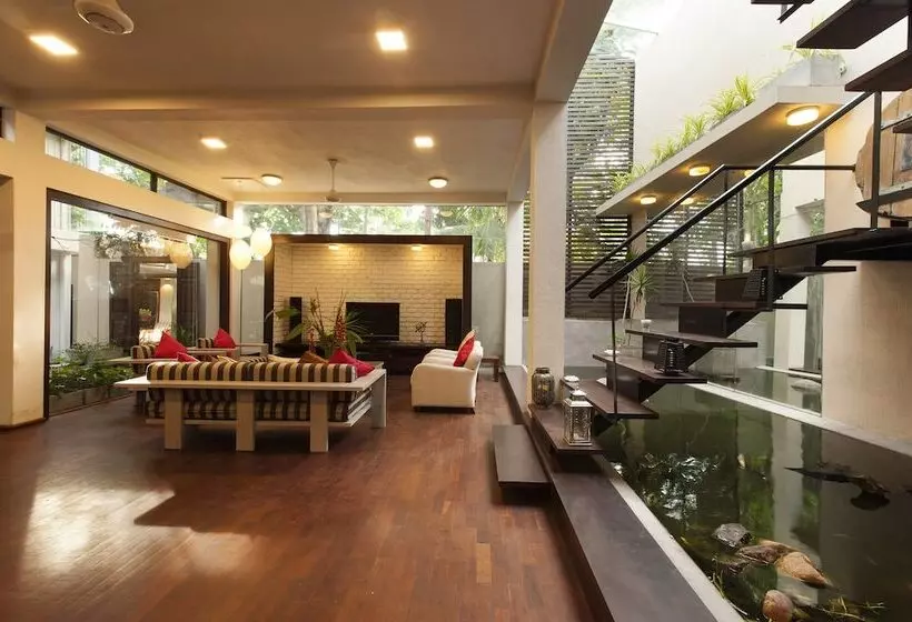 پانسیون Greenwinds Villa