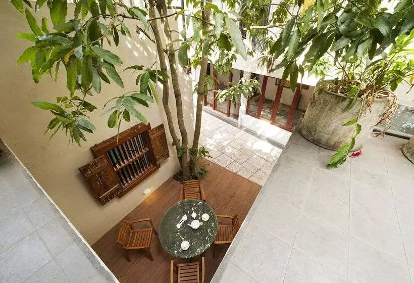 پانسیون Greenwinds Villa