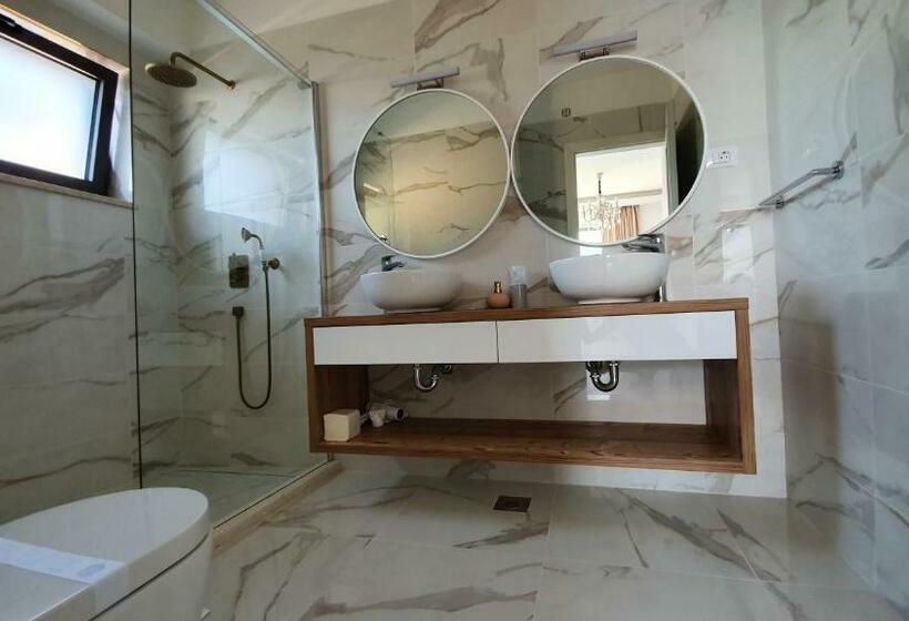 פנסיון Augusta