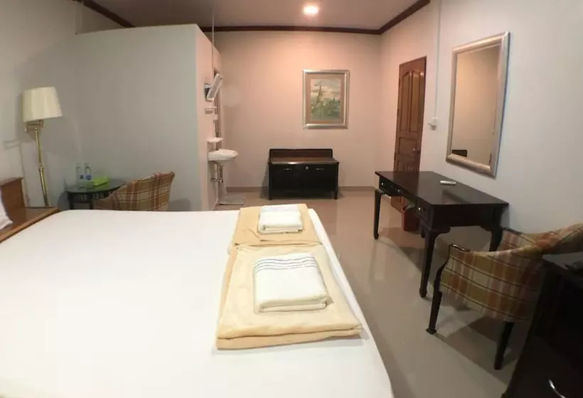 Majatalo The Train Guesthouse