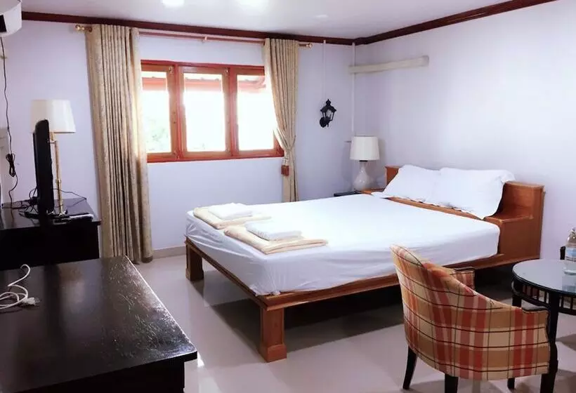 Majatalo The Train Guesthouse