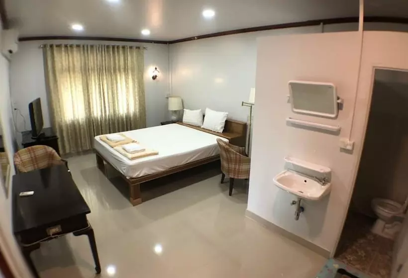 Majatalo The Train Guesthouse