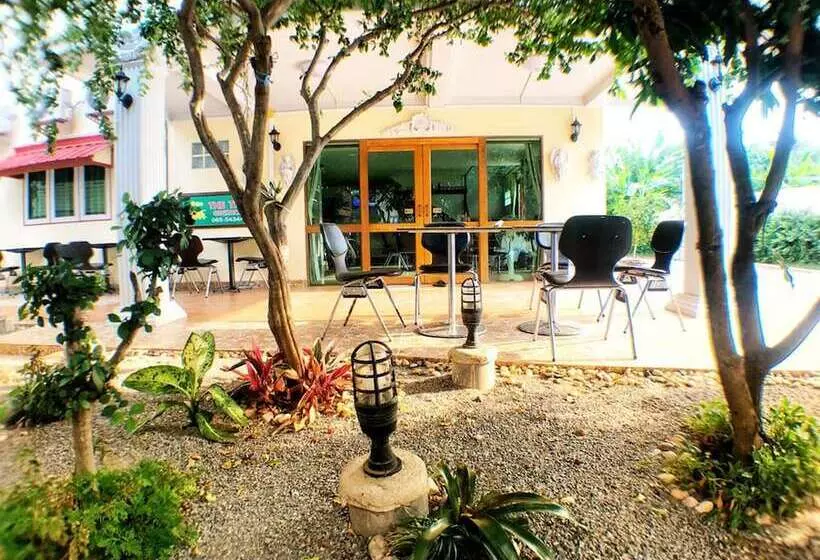 Majatalo The Train Guesthouse