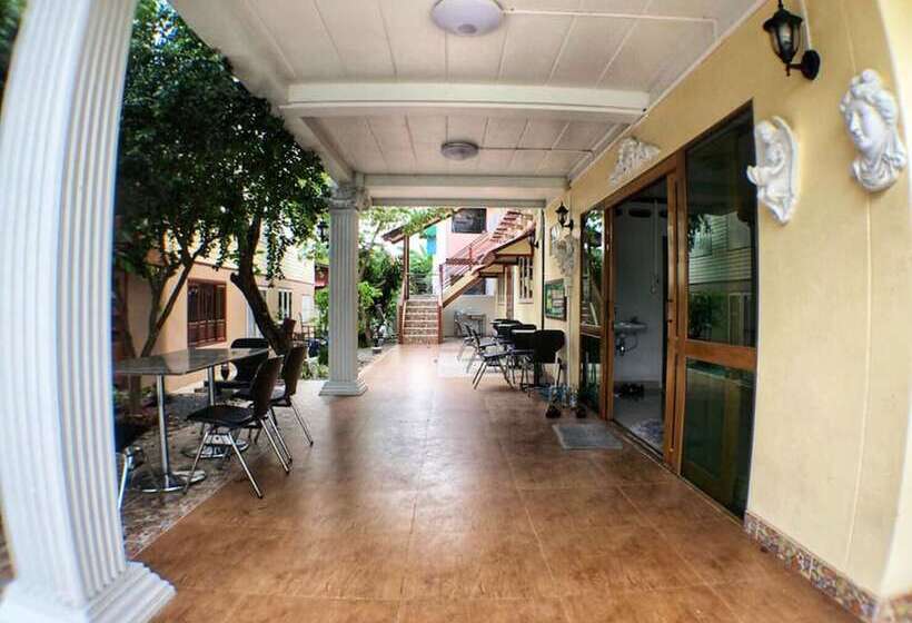 Panzió The Train Guesthouse