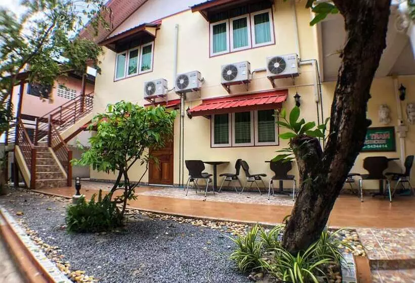 Majatalo The Train Guesthouse