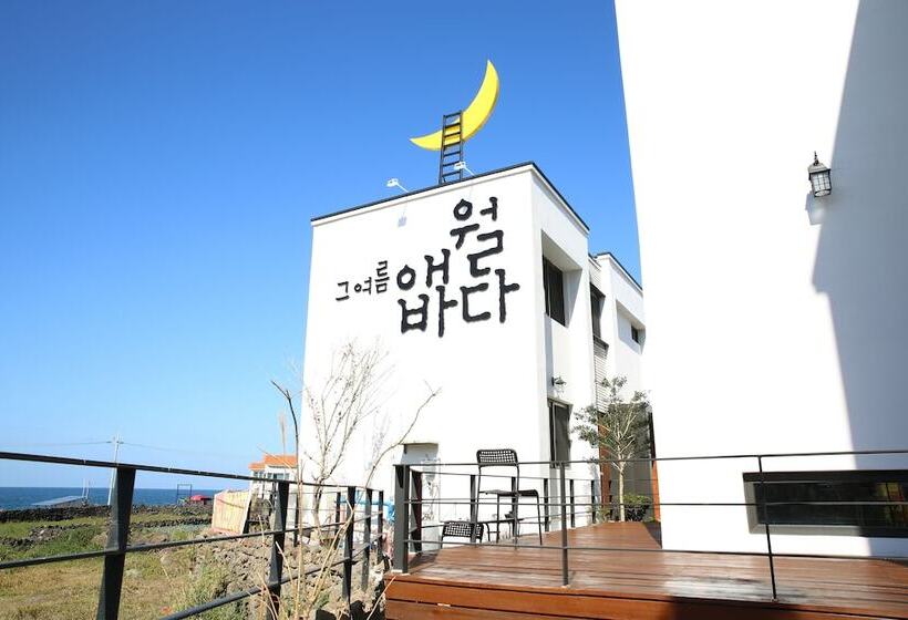 Hotel Aewol Bada Town House