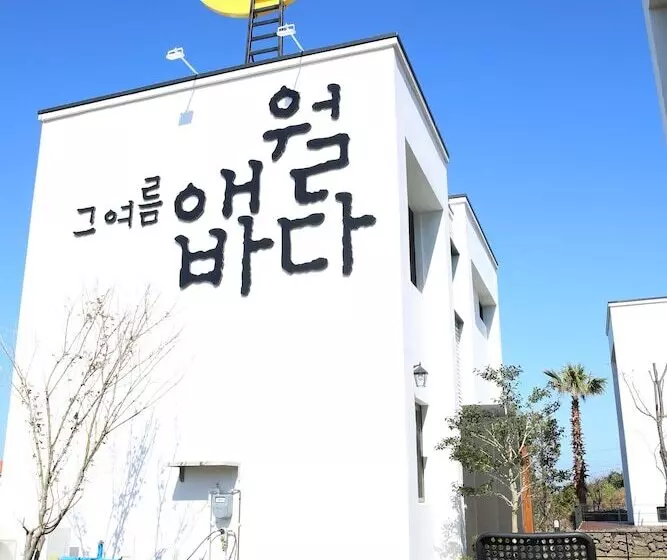 Hotelli Aewol Bada Town House