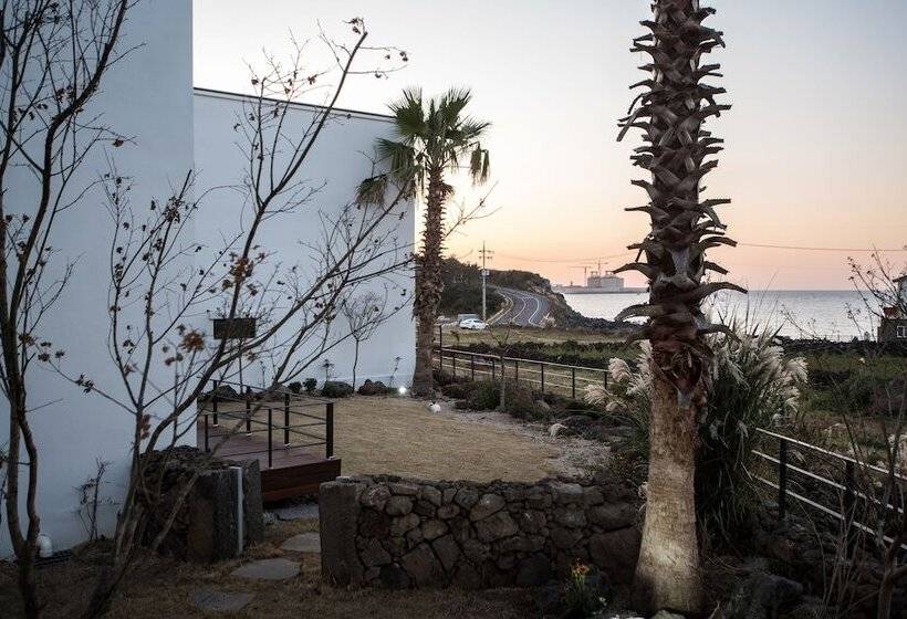 Hotel Aewol Bada Town House