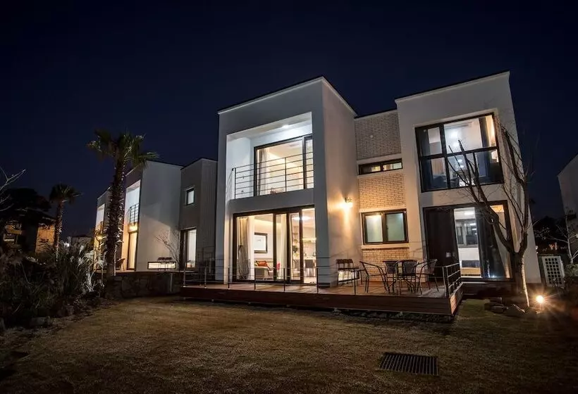 Hotelli Aewol Bada Town House