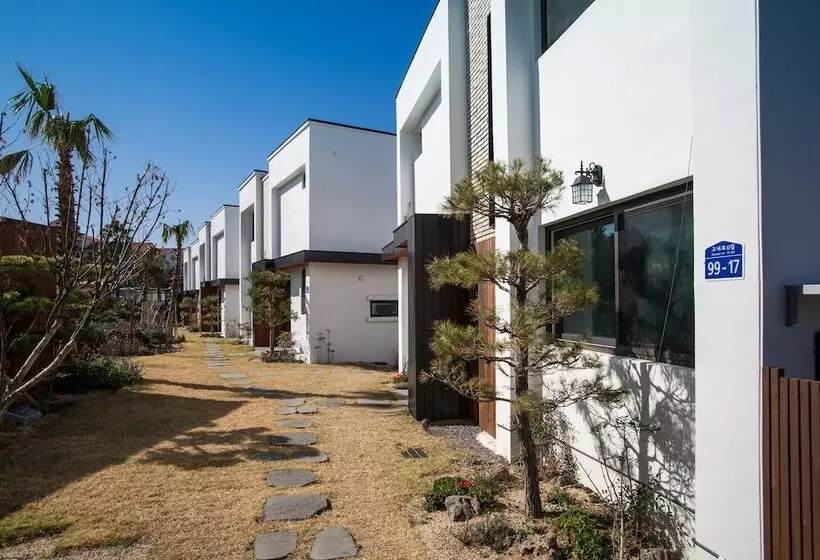 Hotelli Aewol Bada Town House