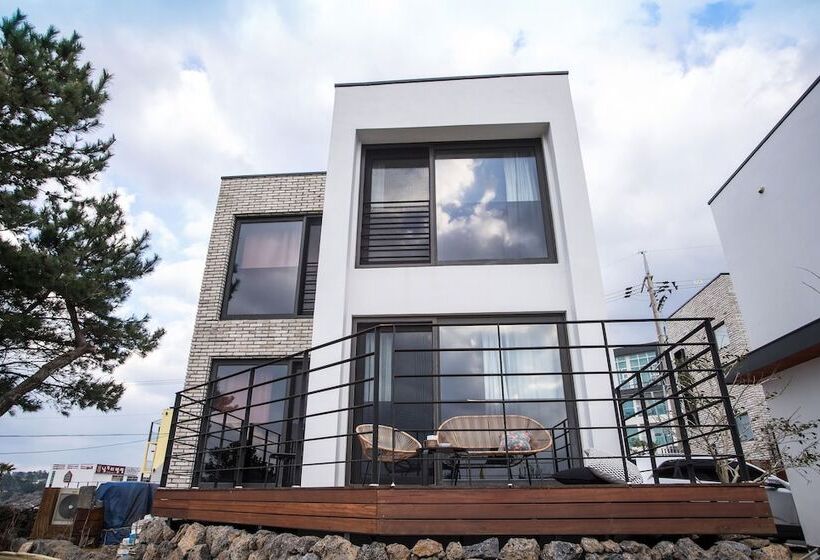 Hotel Aewol Bada Town House