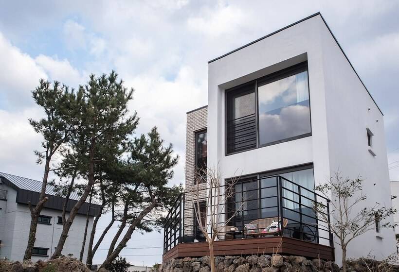 Hotel Aewol Bada Town House