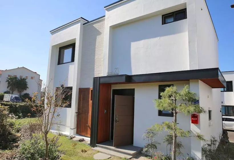 Hotelli Aewol Bada Town House