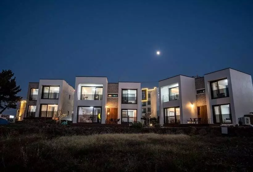 Hotelli Aewol Bada Town House