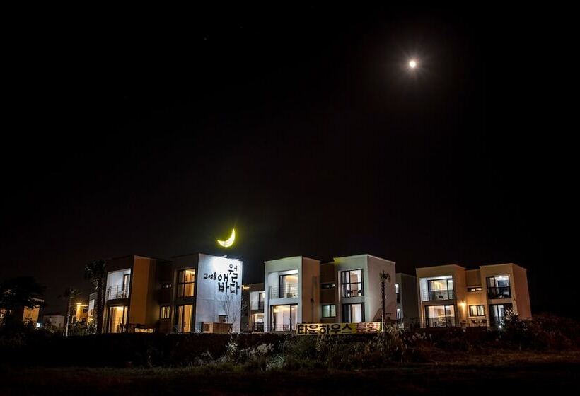 Hotel Aewol Bada Town House