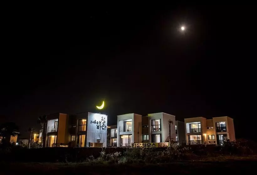 Hotelli Aewol Bada Town House