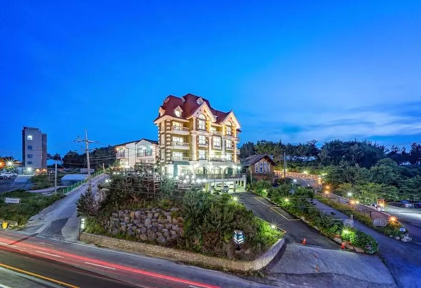 Hotelli Gangneung Pension Sea And   Pet Friendly